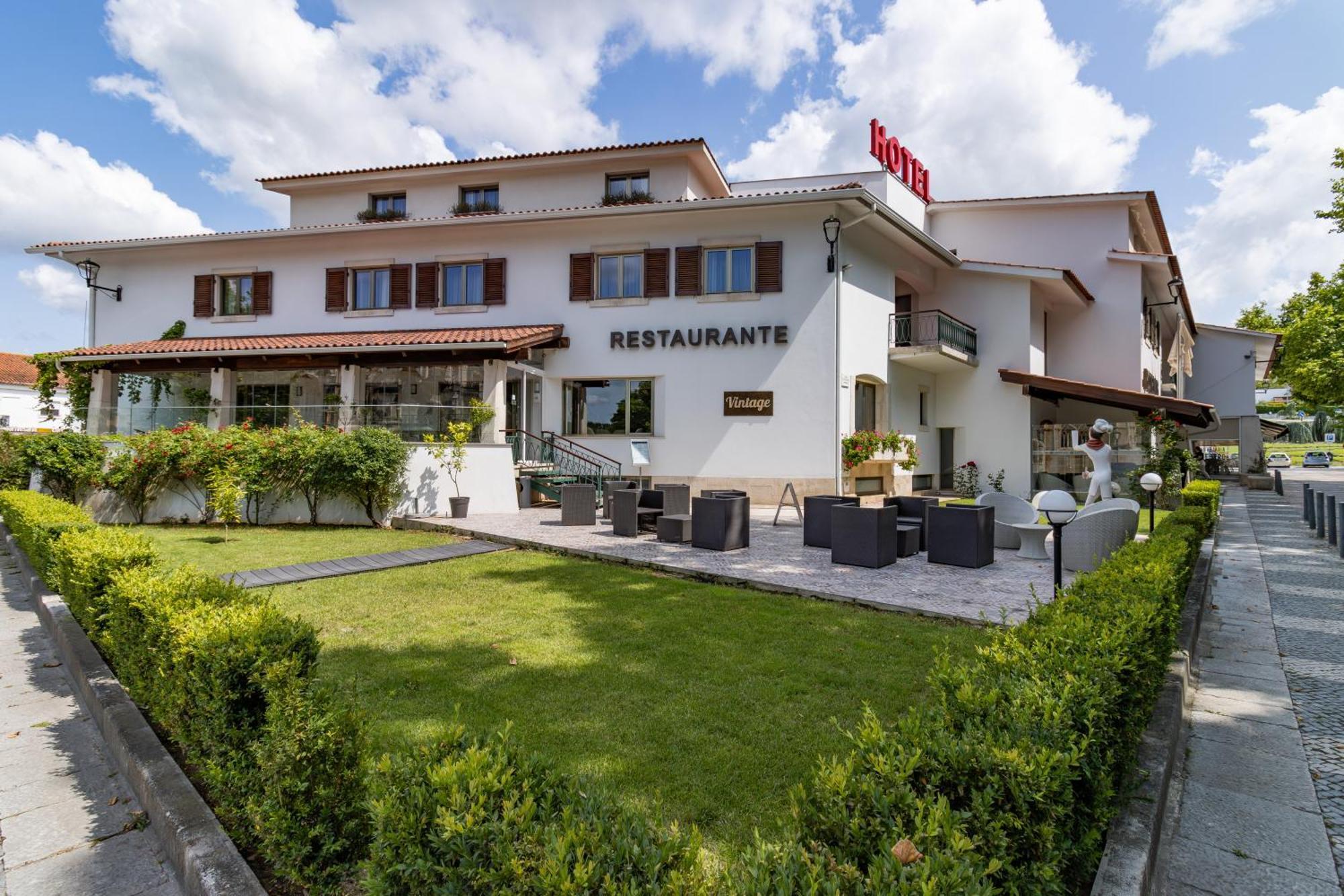 Hotel Lis Батала Екстериор снимка