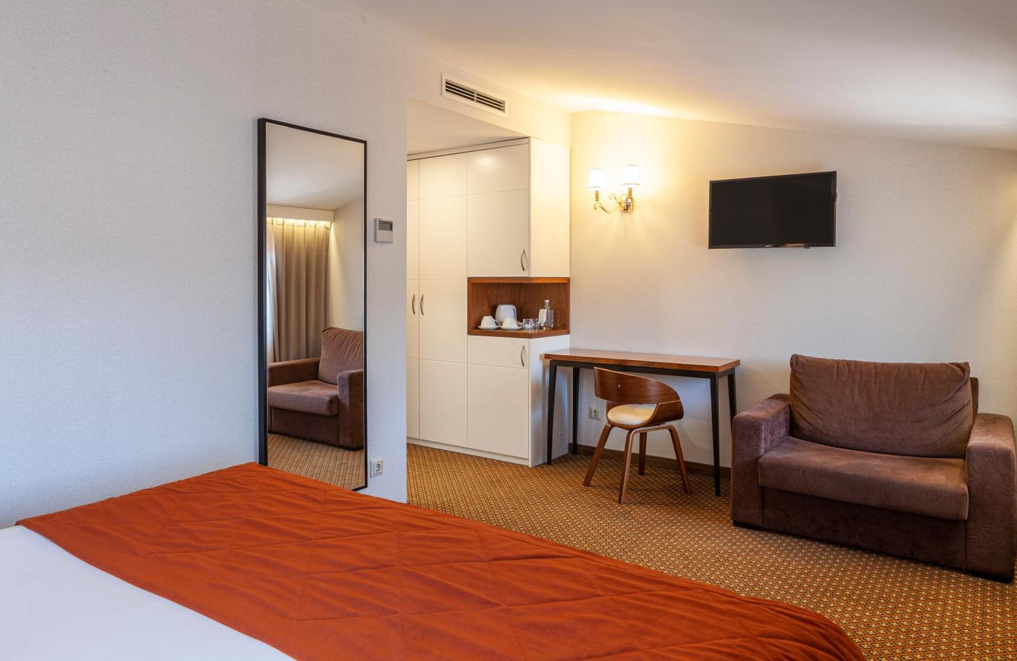 Hotel Lis Батала Екстериор снимка